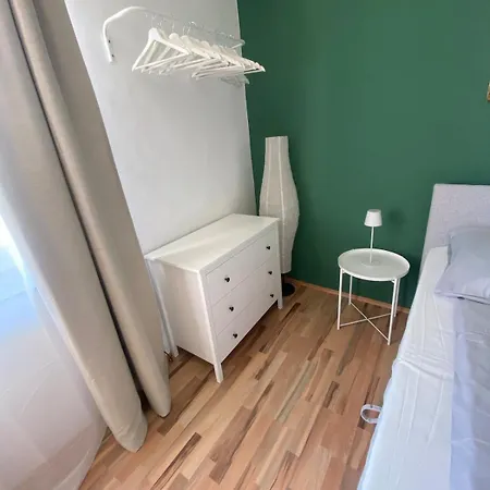 Appartement Cleo - Ein Raum - Bad Extern *