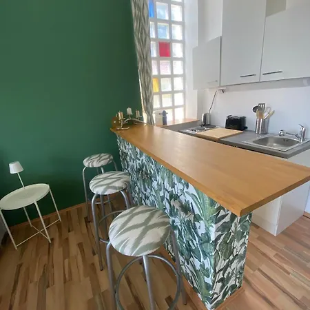 Appartement Cleo - Ein Raum - Bad Extern *