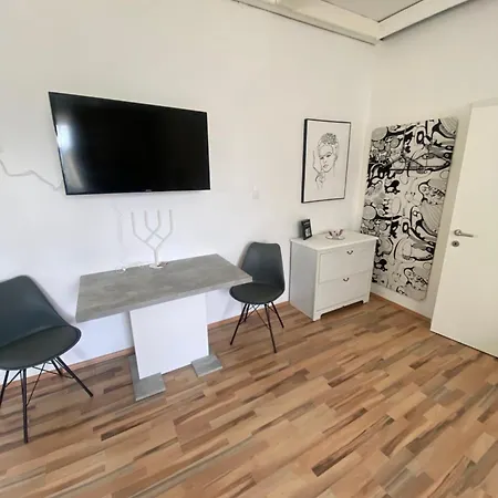 Appartement Cleo - Ein Raum - Bad Extern